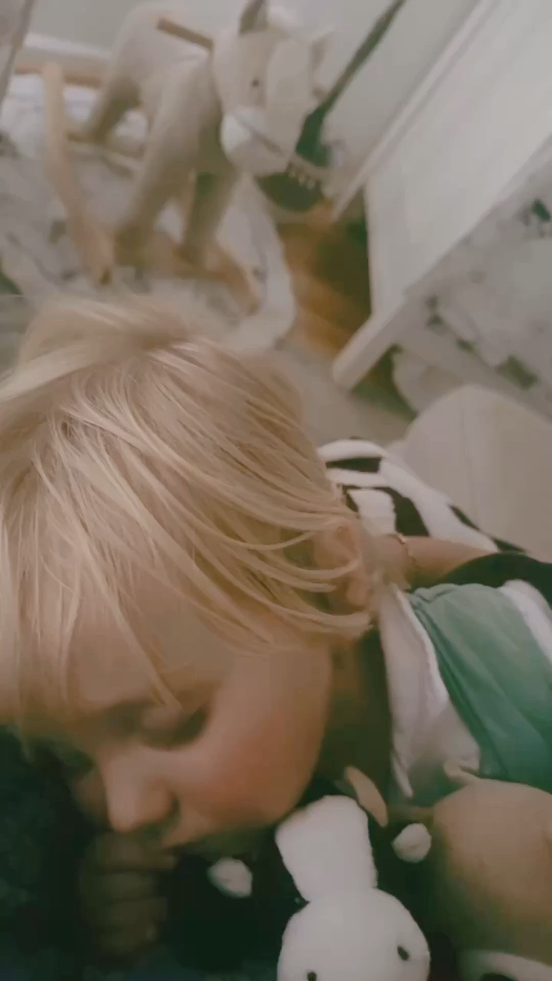 Rainy afternoon snuggles 🥰 with my bebe 👶🏼😍☔️