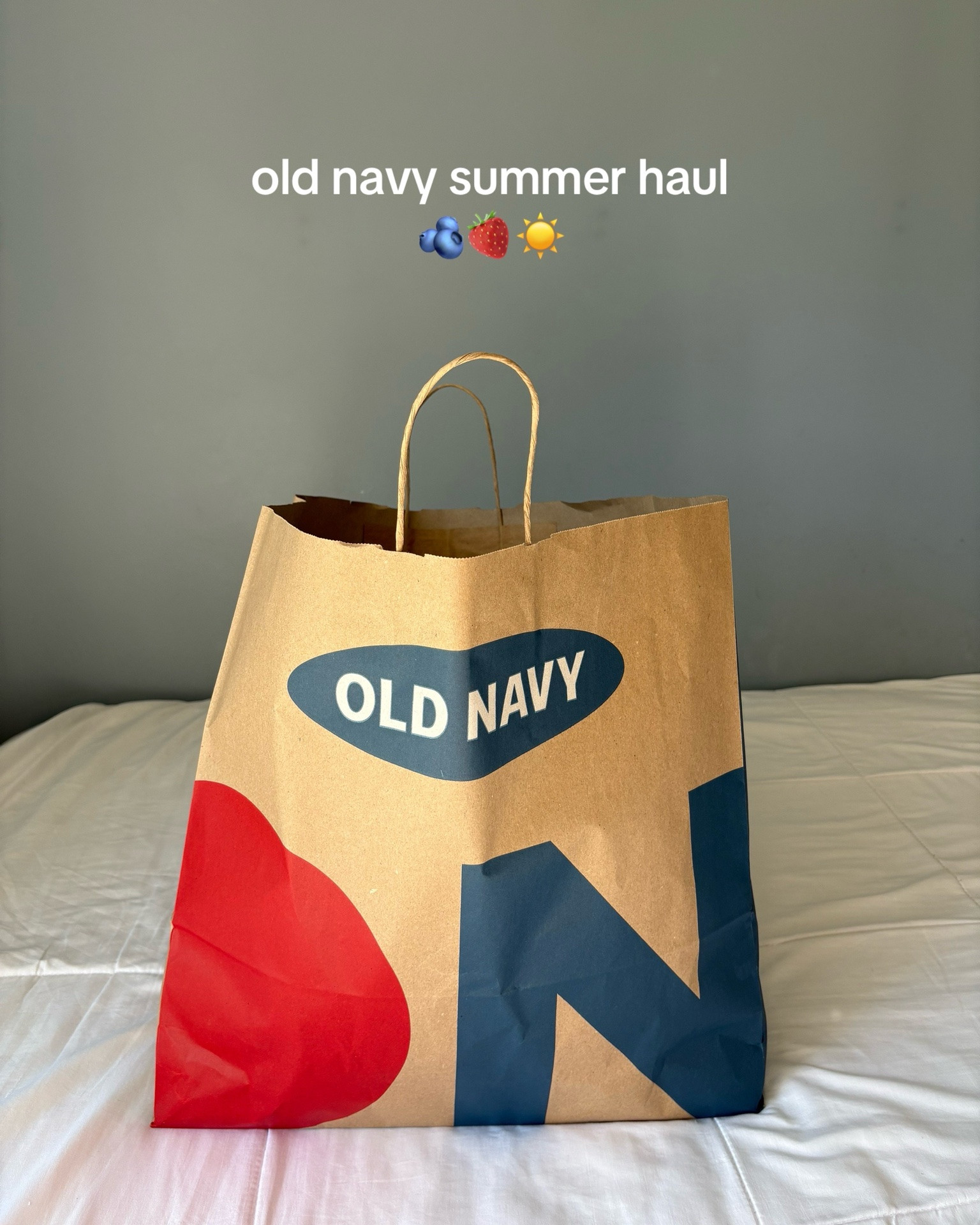 Old navy summer staples I’m adding to my wardrobe! ☀️🫐🍓 so many girly linen lightweight pieces that are perfect for summertime! 

Old navy haul 
Old navy fashion 
Old navy summer 
Summer fashion 
Summer haul 
Matching linen set 
Eyelet detailing 
Girly dress 
Mini dress 
Wicker heels 
Summer staples 
Summer wardrobe