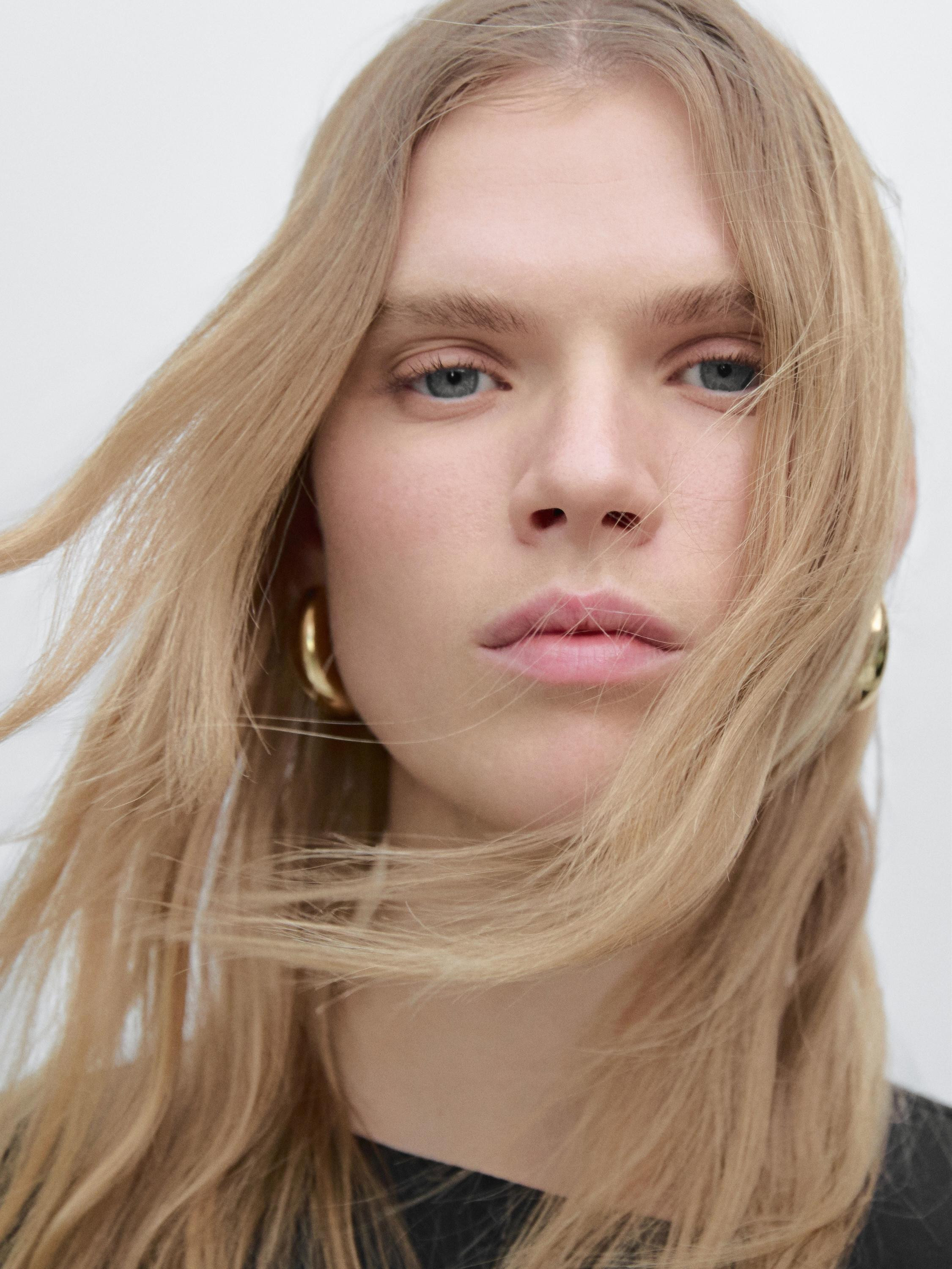 Oval hoop earrings | Massimo Dutti UK