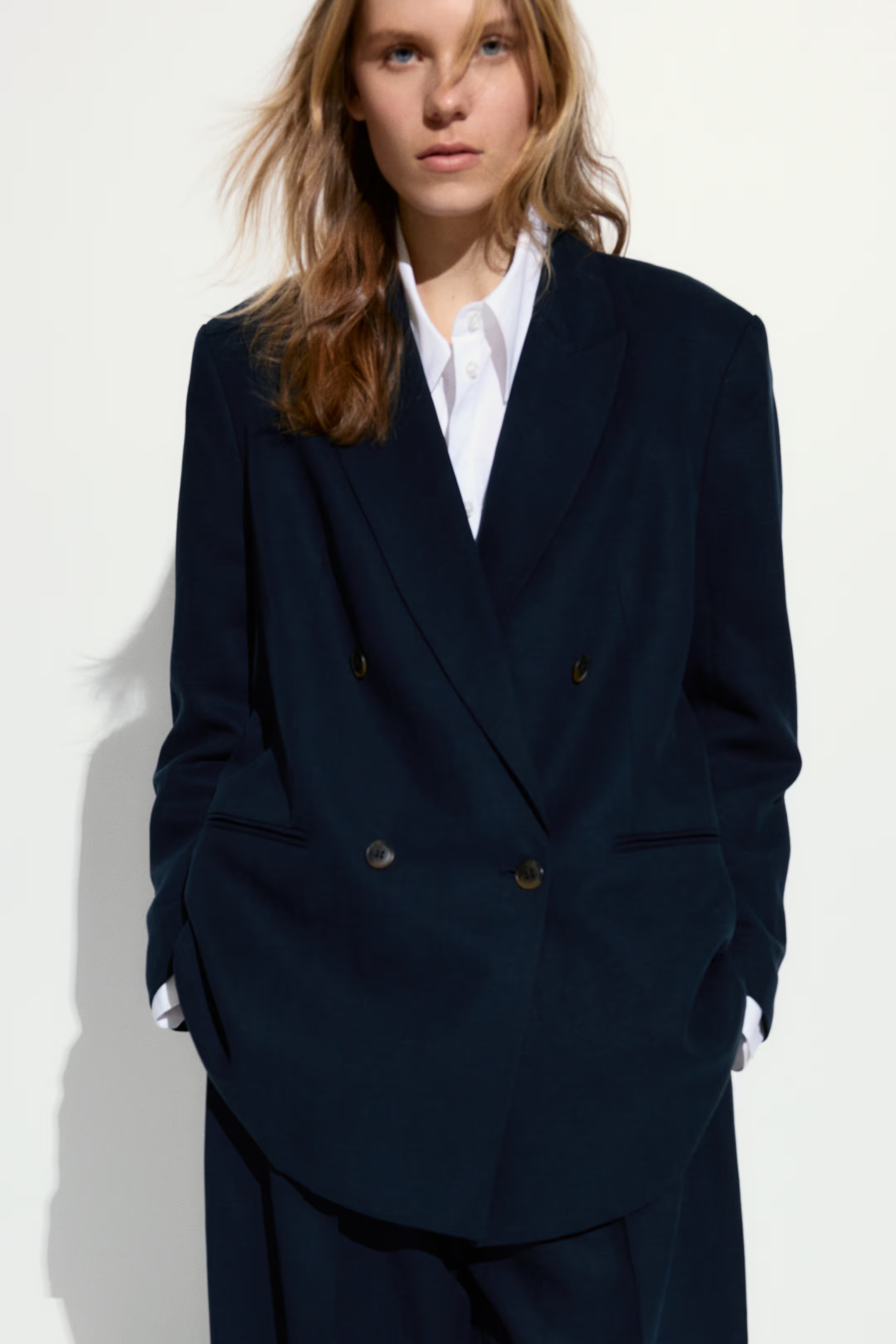 Linen-blend blazer | H&M (UK, MY, IN, SG, PH, TW, HK)