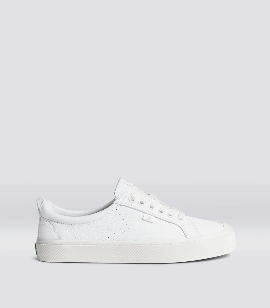 Triple White Premium Leather | Cariuma