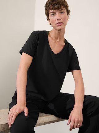 Essential V-Neck Tee | Athleta