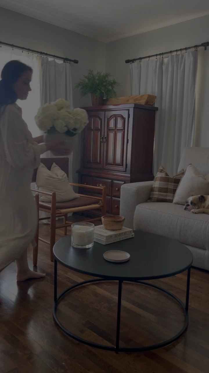 Decorate a coffee table with me 

#LTKSeasonal #LTKhome