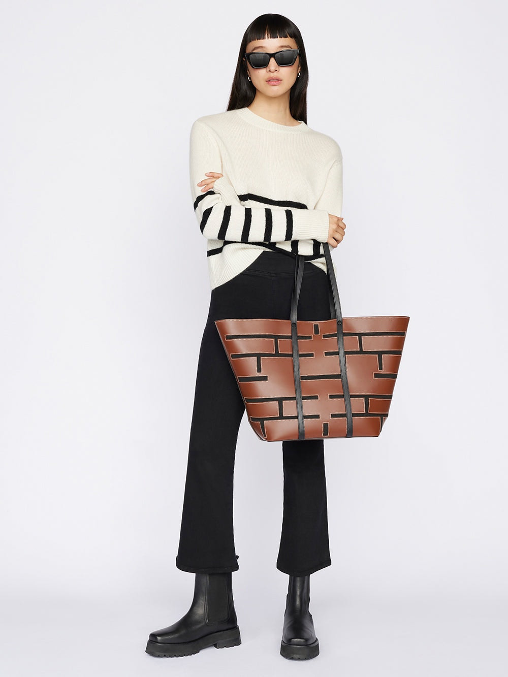 The Jetset Wide Crop  in  Sheen Noir | Frame Denim