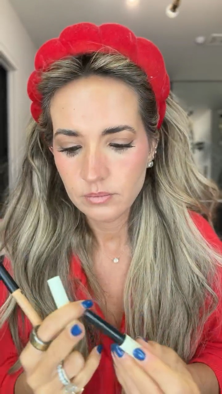 My nose contour favs! 

nose contour, makeup contouring, facial sculpting makeup, natural makeup look, everyday makeup routine

#LTKBeauty #LTKOver40 #LTKselfcare