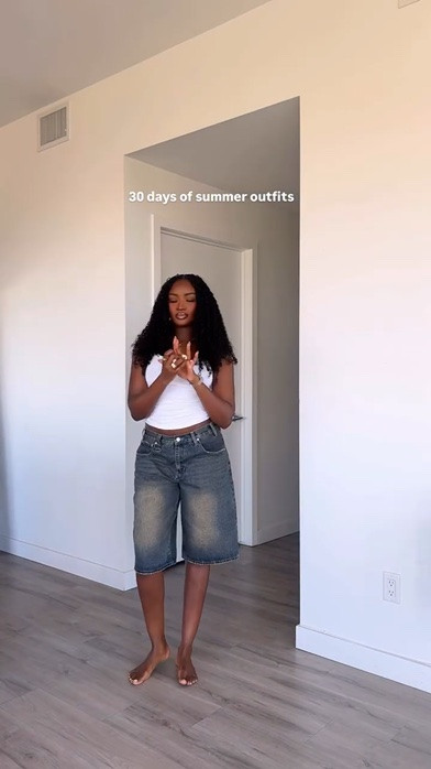 cute jorts outfit inspo. save for later 🤍 would you wear this?

follow ( @mz_zae ) for more outfit inspo 

#outﬁtinspo #grwmreel #explore