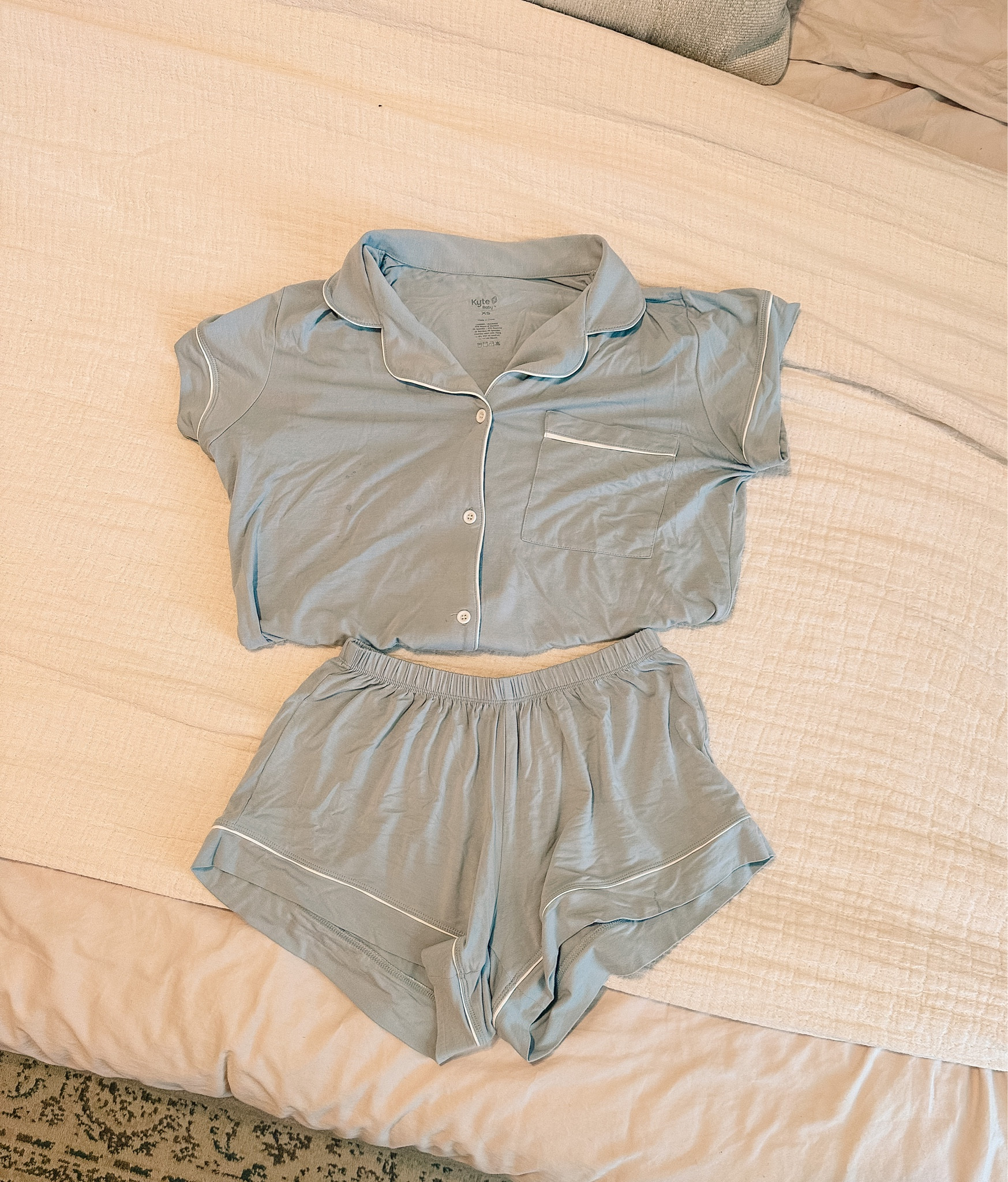 Short sleeve pj set! Size: xs