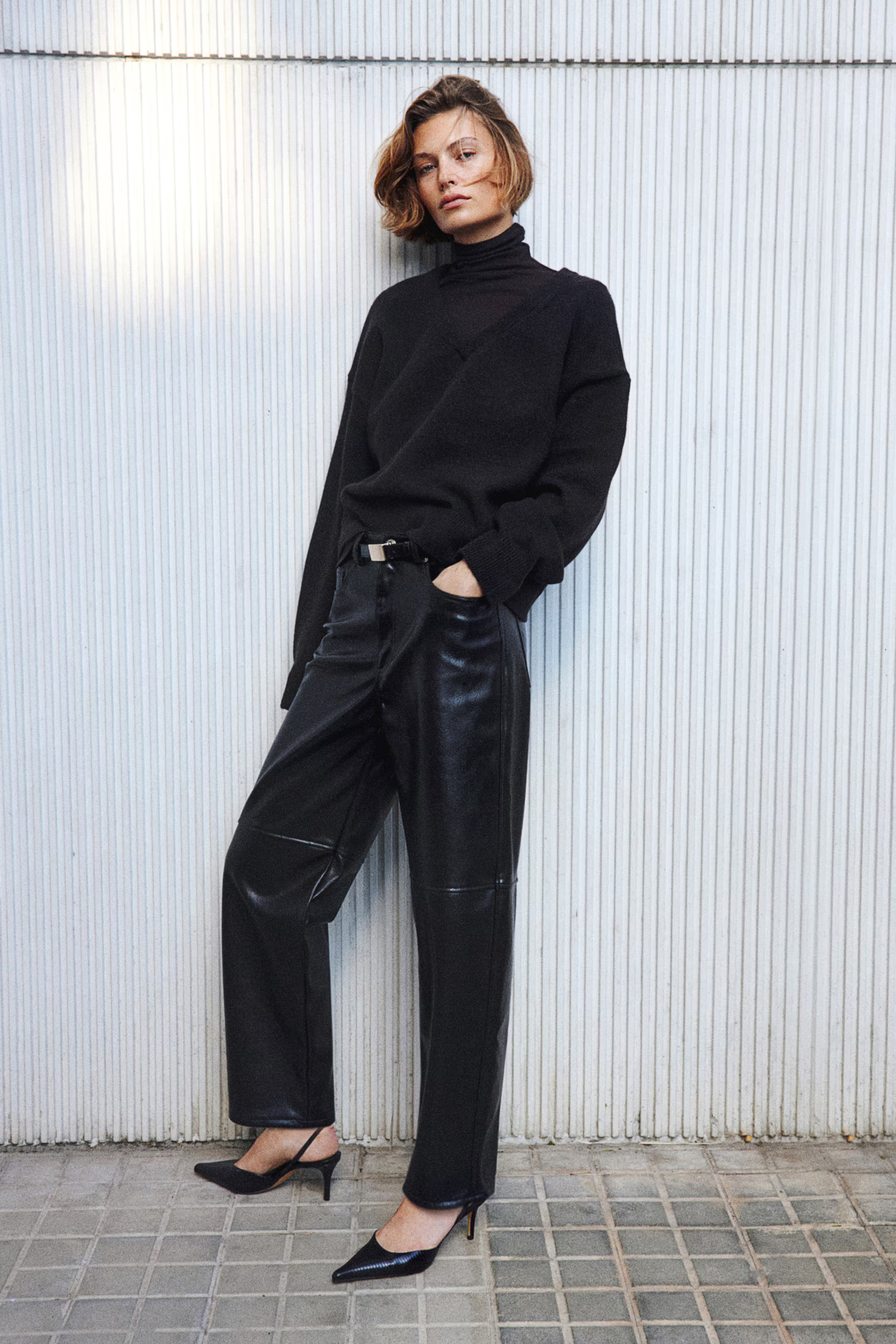 V-neck jumper | H&M (UK, MY, IN, SG, PH, TW, HK)