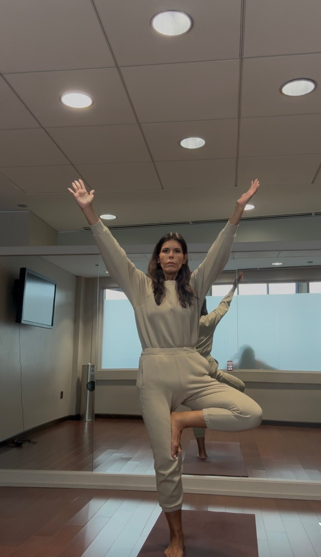 #airportyoga 🧘🏻🕉️💞✨


.

.


.

.


#stylishplusmama  #fashionforeveryone #momigers #latinainfluencer #burberry #versace  #luxuryforless #gucci #nordstromstyle #bloomingdales #mytargetstyle#intermixonline  #coach #missoni #sephora #chloe #fentybeauty #Goodamerican #skims #freepeople #momlife #limabeanboys #boymom #fendi #dressweather #amazonfashion #thegap #manduka

#LTKOver40 #LTKSaleAlert #LTKActive