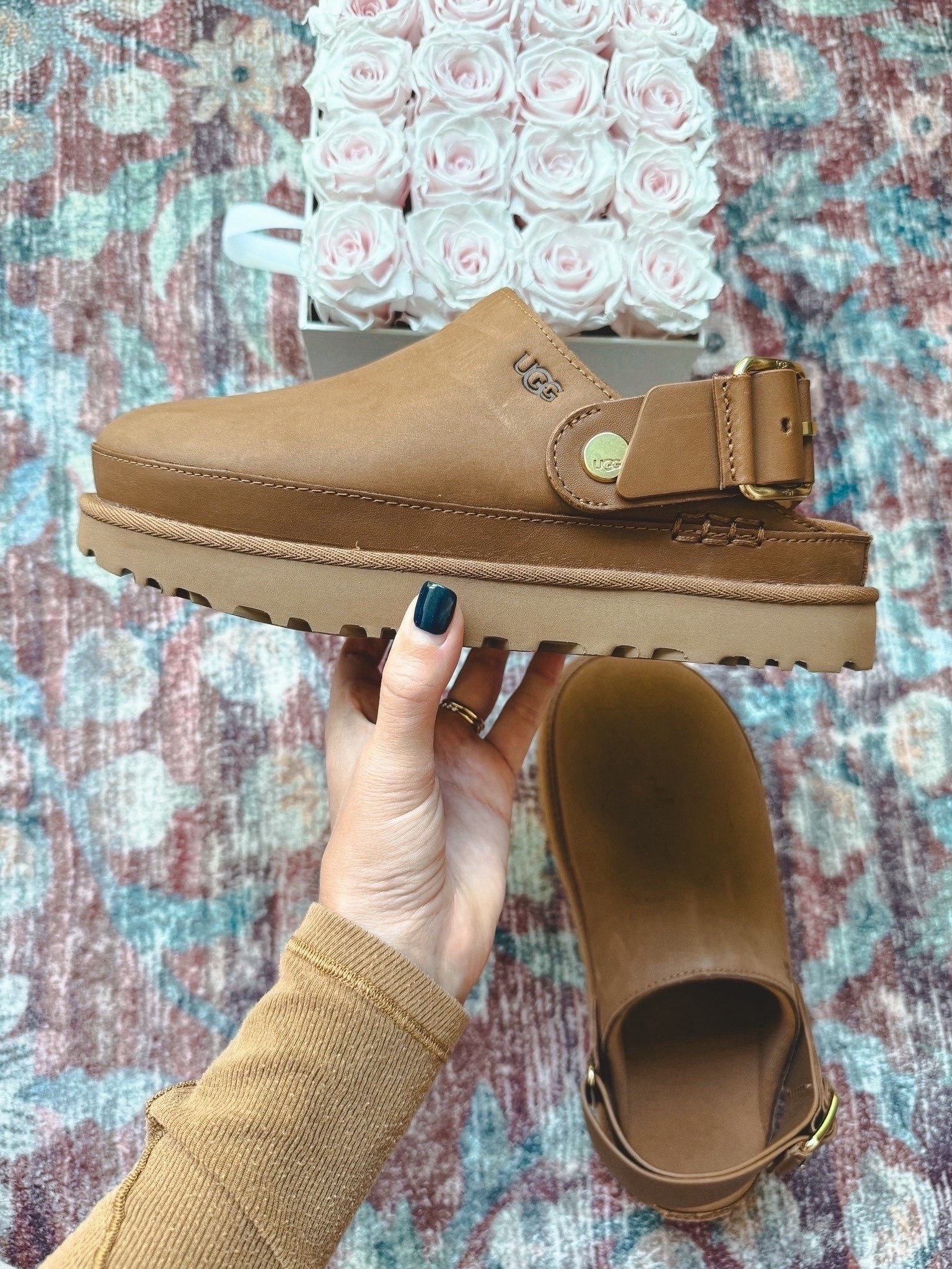 Ugg goldenstar villa clogs. Size up a half size if you want to wear with socks 




#LTKGiftGuide #LTKSeasonal #LTKHoliday