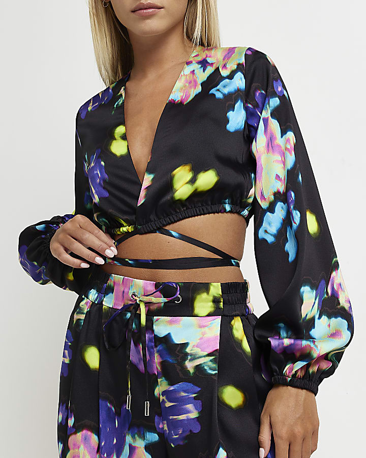 Petite black floral cropped top | River Island (UK & IE)