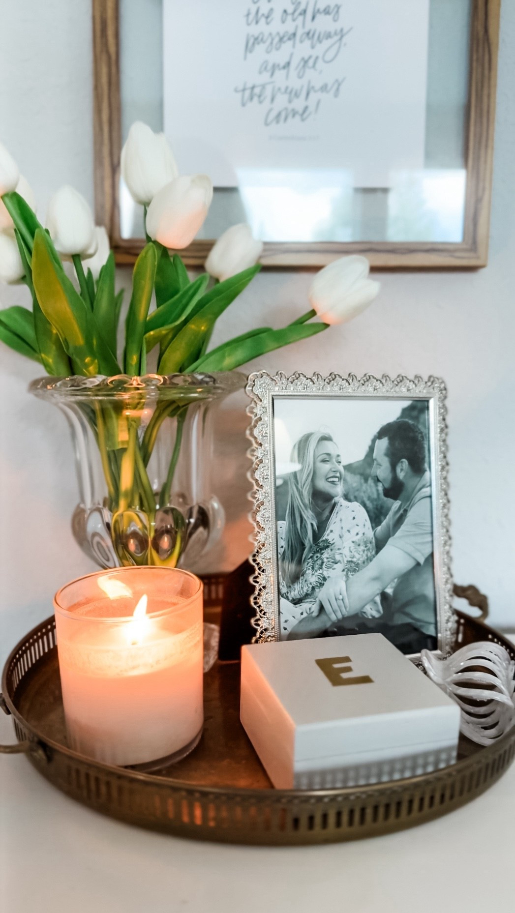 Want to create a cozy, collected home that feels timeless and personal? I’m here to help you style what you have—or find pieces that make your space truly yours. In this corner, I paired a simple glass vase with classic white tulips from Amazon, a silver frame, and a candid black-and-white photo. Plus, a homemade jewelry box from my son for that special sentimental touch. Follow for easy styling tips that bring Nancy Meyers vibes to your everyday home.
#CollectedHomeStyle #NancyMeyersVibes #HomeStylingTips #ClassicHomeDecor #AmazonHomeFinds


#LTKSeasonal #LTKHome
