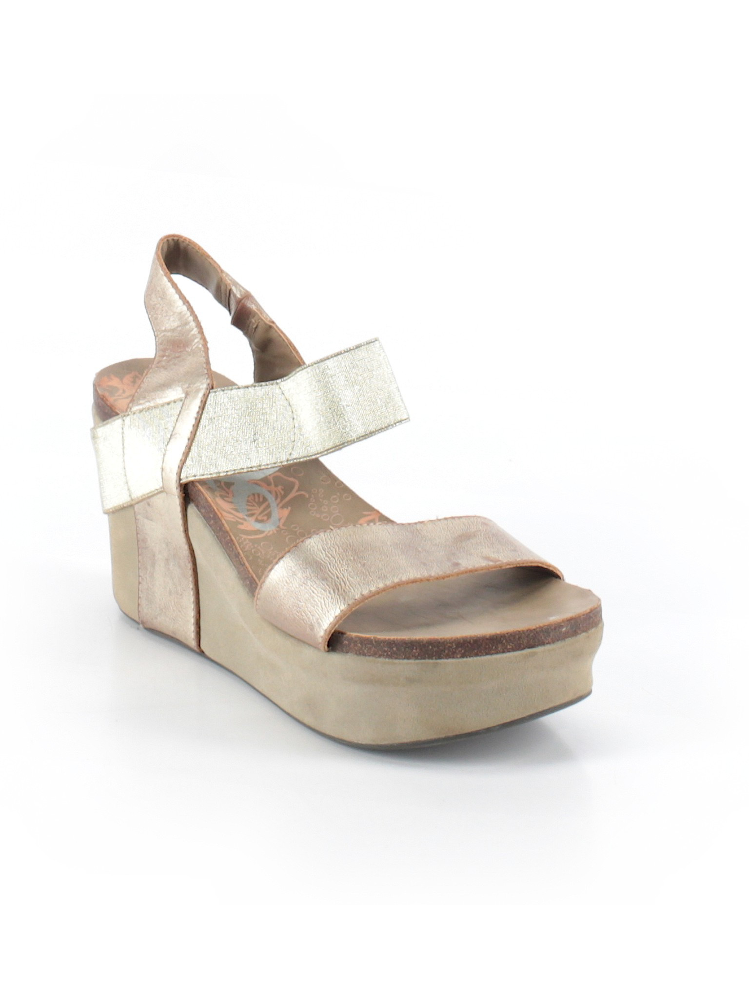 otBt Wedges Size 9 1/2: Gold Women's Clothing - 37687946 | thredUP