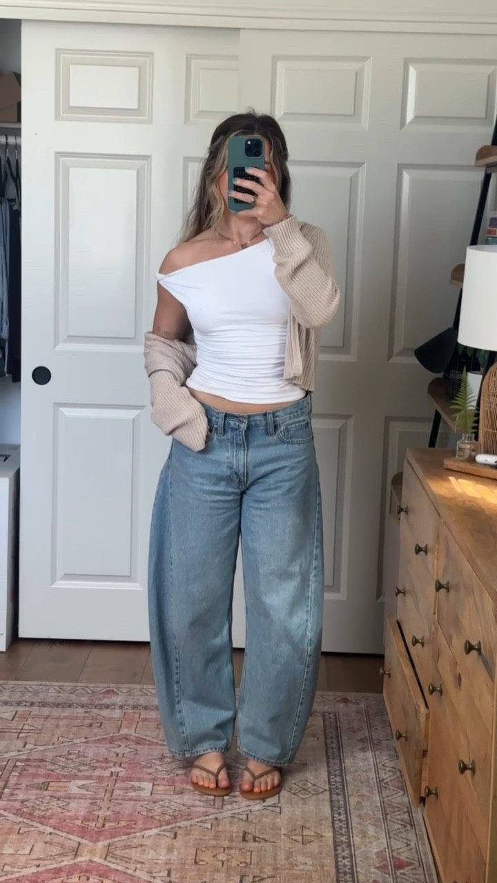 Outfit of the day! Another way to style these barrel jeans 🤍 

#LTKFindsUnder100 #LTKSeasonal #LTKStyleTip