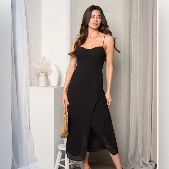 SALE ALERT ? Women’s Short Sleeve  Surplice Solid Midi Dress | Poshmark