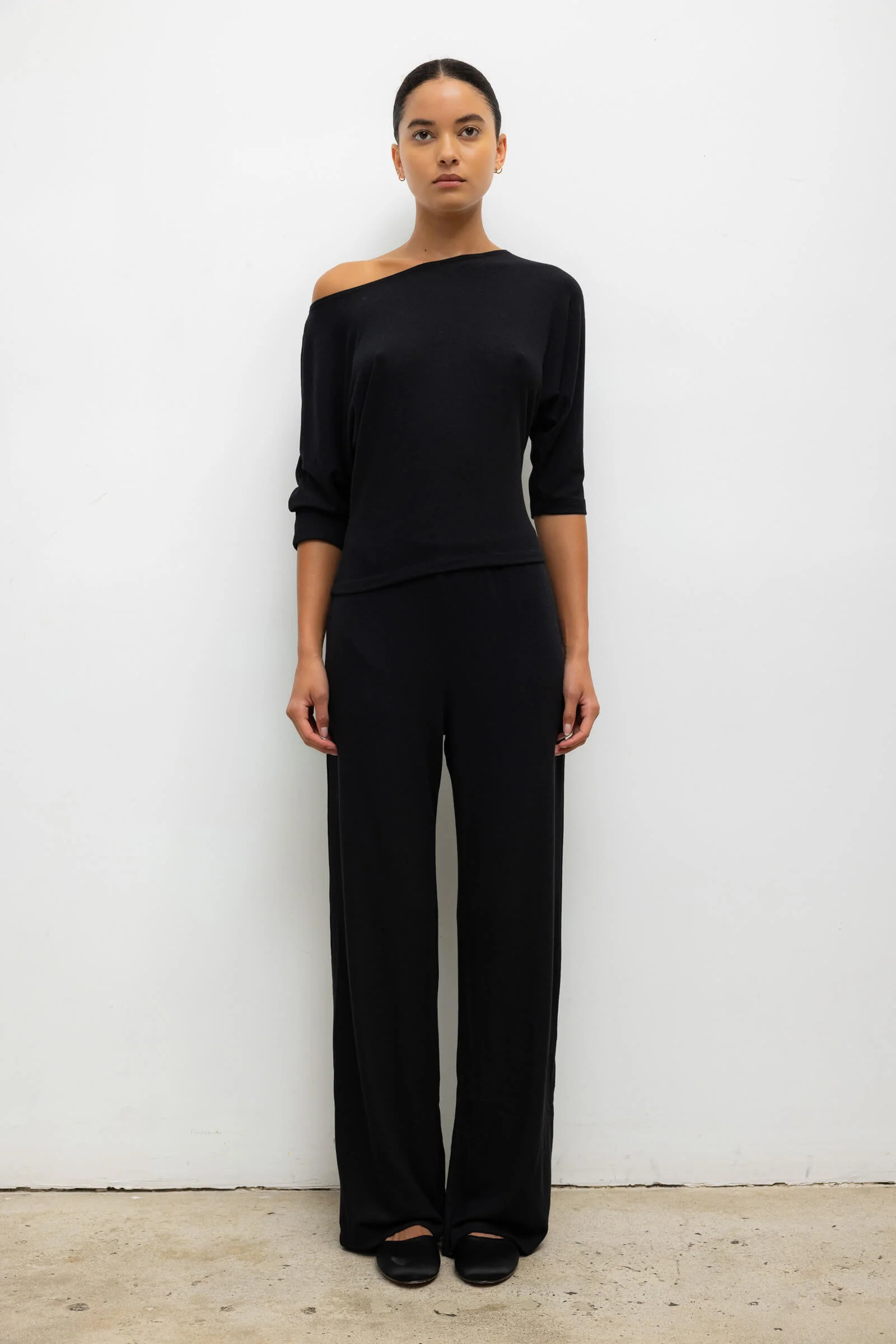 LESET Lauren Pocket Pant in Black in Jersey | LESET