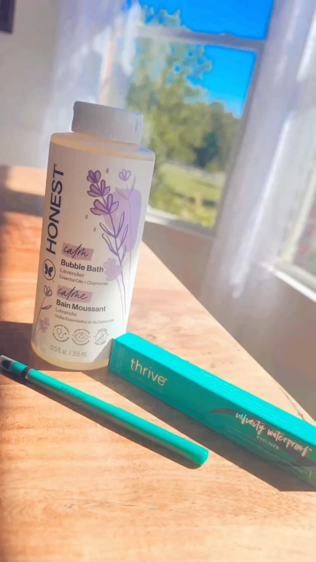 Restocked on some of my favorites - this amazing @honest lavender 🪻 bubble  bath 🫧 and my favorite @thrive eyeliner !! 🖤