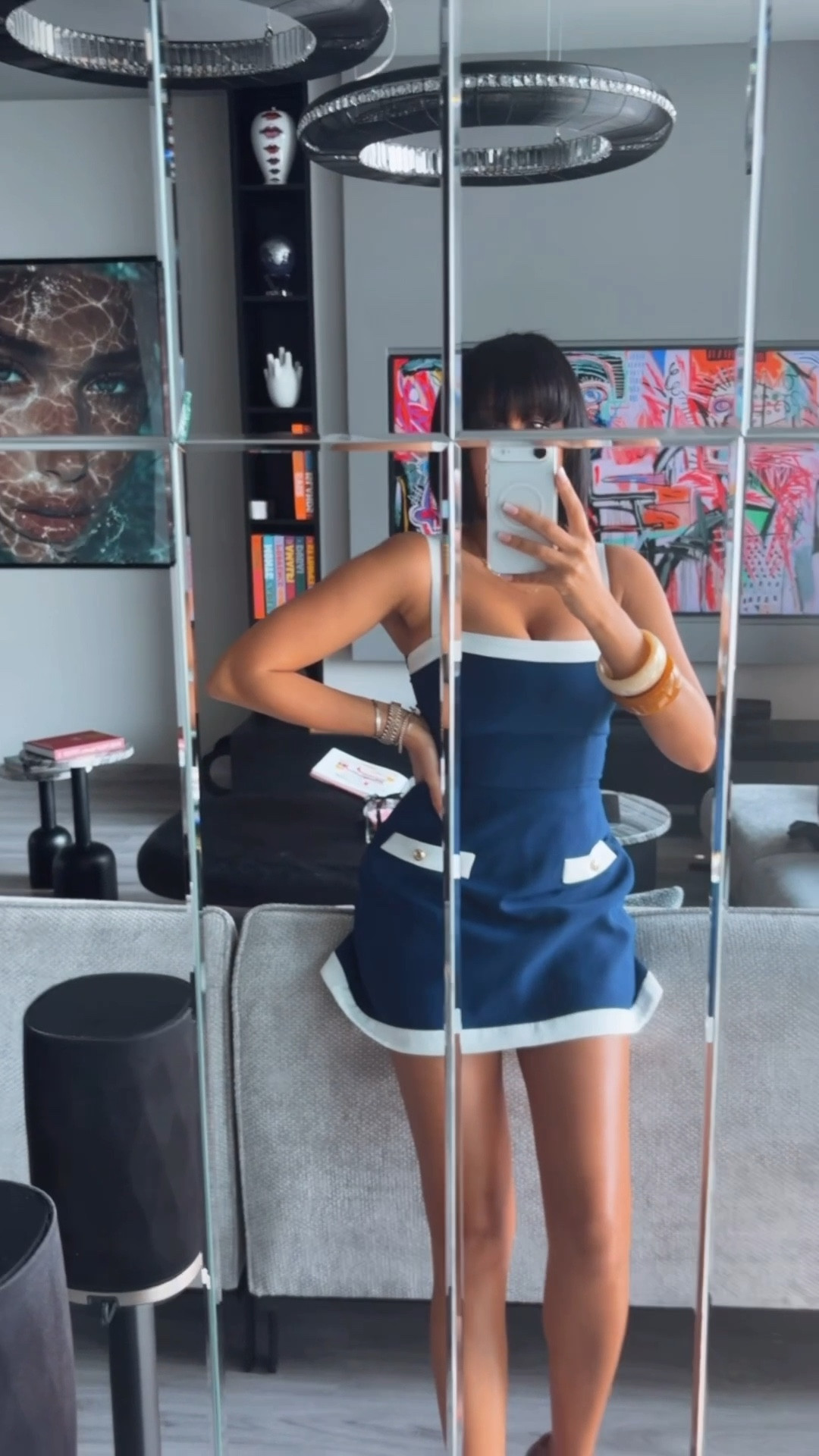 Nothing cuter than a mini dress Wearing size:XS