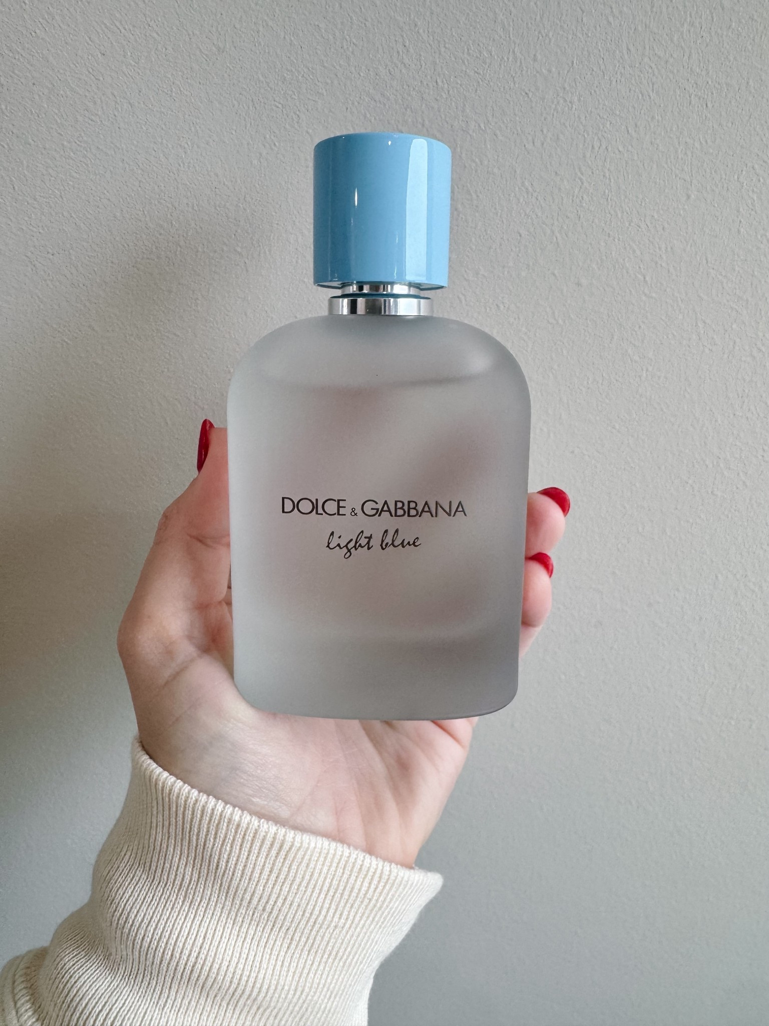 All time favorite perfume I’ve been wearing for years! It’s not too strong, but keeps you smelling fresh! It also stays on for the entire day without wearing off. It’s on sale right now at Walmart, Sephora, Ulta and many more places!! 



#LTKSaleAlert #LTKmomlife #LTKdayinmylife