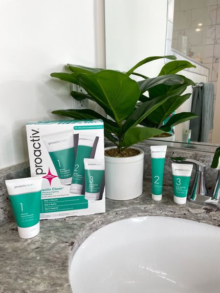 #ad This @proactiv set is perfect for sensitive skin and anyone experiencing mild or beginner acne 🫶🏼  #onmyproactivjourney #proactiv#Target #TargetPartner @target 

#LTKfindsunder50 #LTKbeauty #LTKfindsunder100