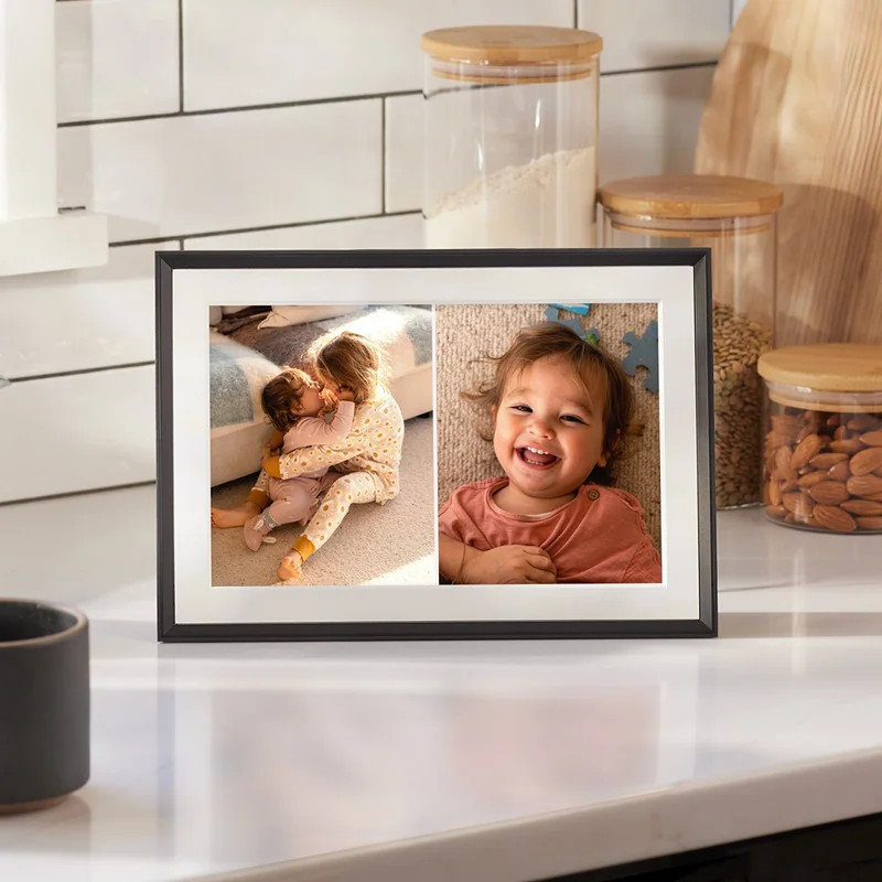Carver Mat 10" | Aura's bestselling digital frame | Aura Frames