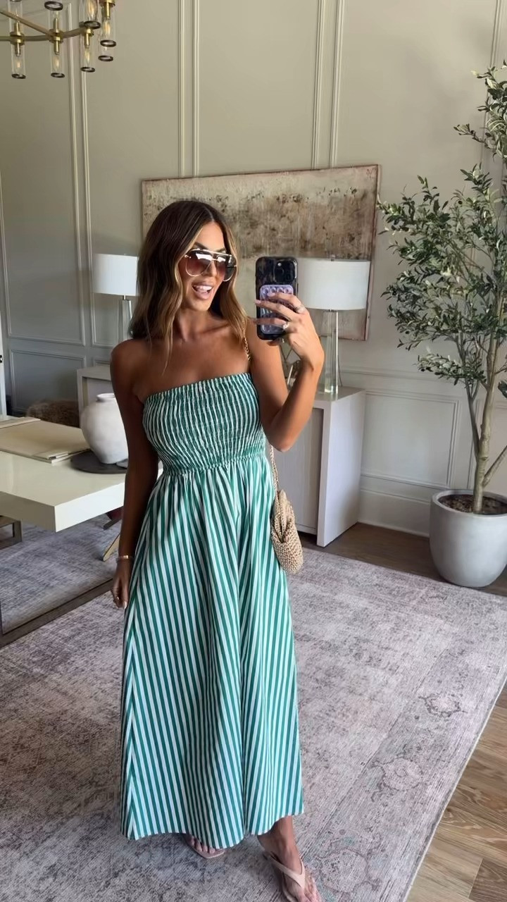 loving a stripe moment! wearing a small 💚 use code hollie40 for 40% off! 

 