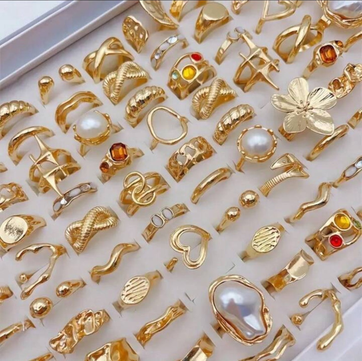 Accesorios para hacerle fotos a las uñas  
Anillos para decorar y hacer fotos a las uñas 

#LTKActive #LTKdayinmylife #LTKBeauty