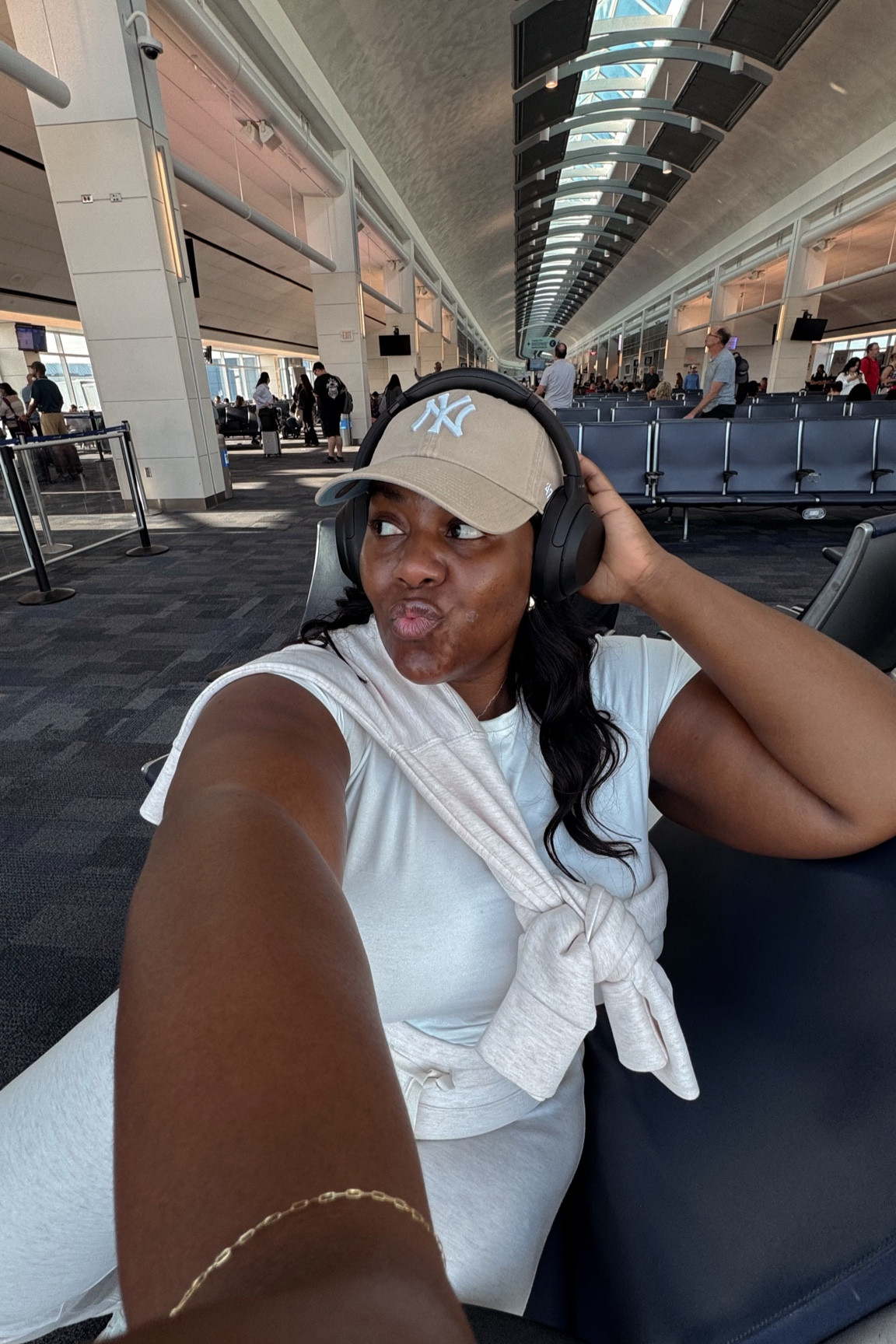 Airport Essentials 🛫 

#travel #plussizefashion 