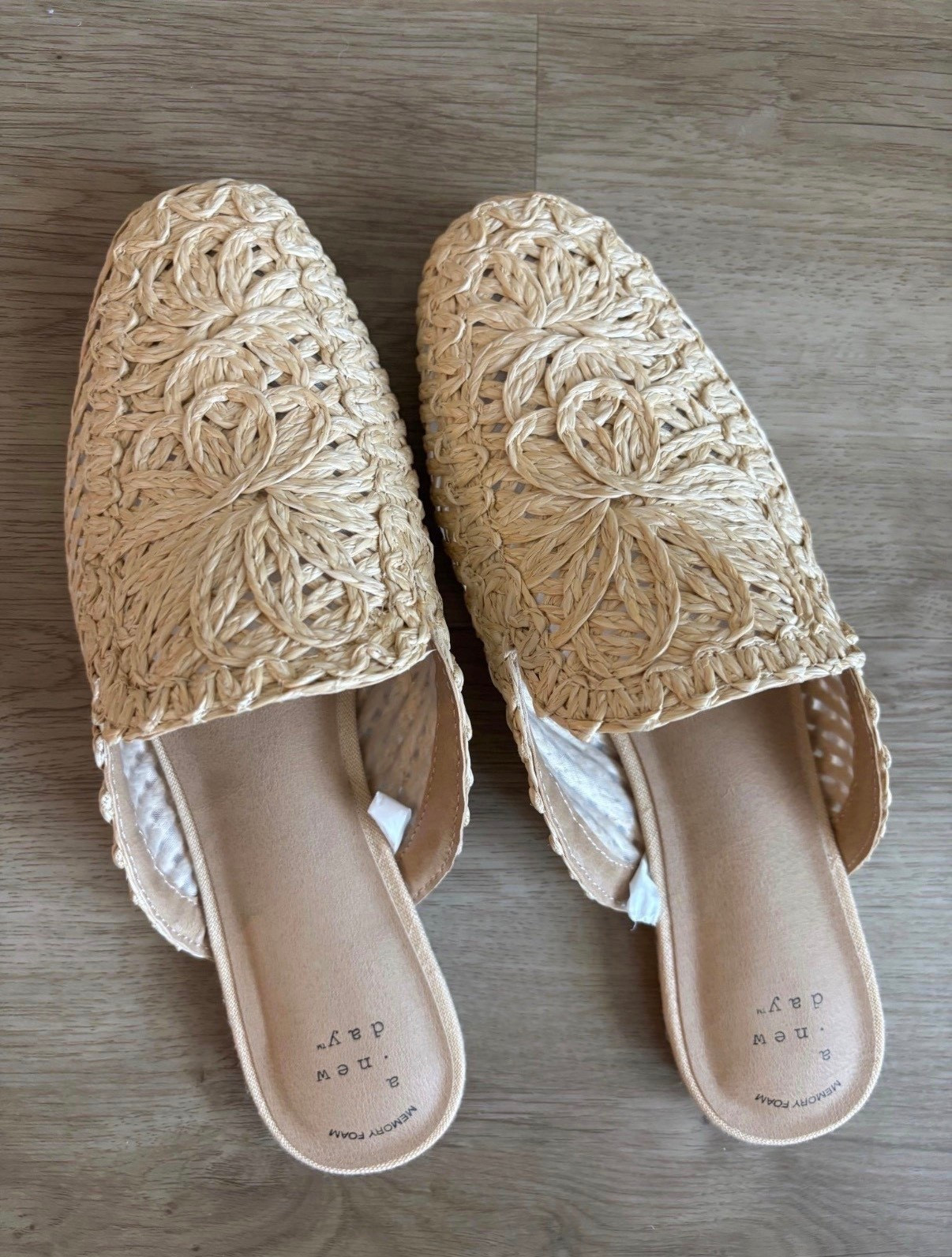 The easiest way to make any outfit feel like spring 🌿🤍
These woven slides are giving effortless, coastal, “I just threw this on but still look put together” energy

Perfect with denim, linen, dresses… literally everything

🔗 linked for you — run, these will sell out fast

#LTKStyle #LTKSpring #NeutralStyle #CoastalVibes #EverydayStyle #CapsuleWardrobe