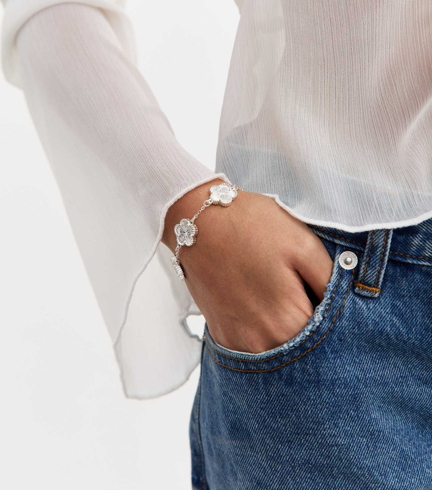 Silver Tone Clover Bracelet | New Look | New Look (UK)