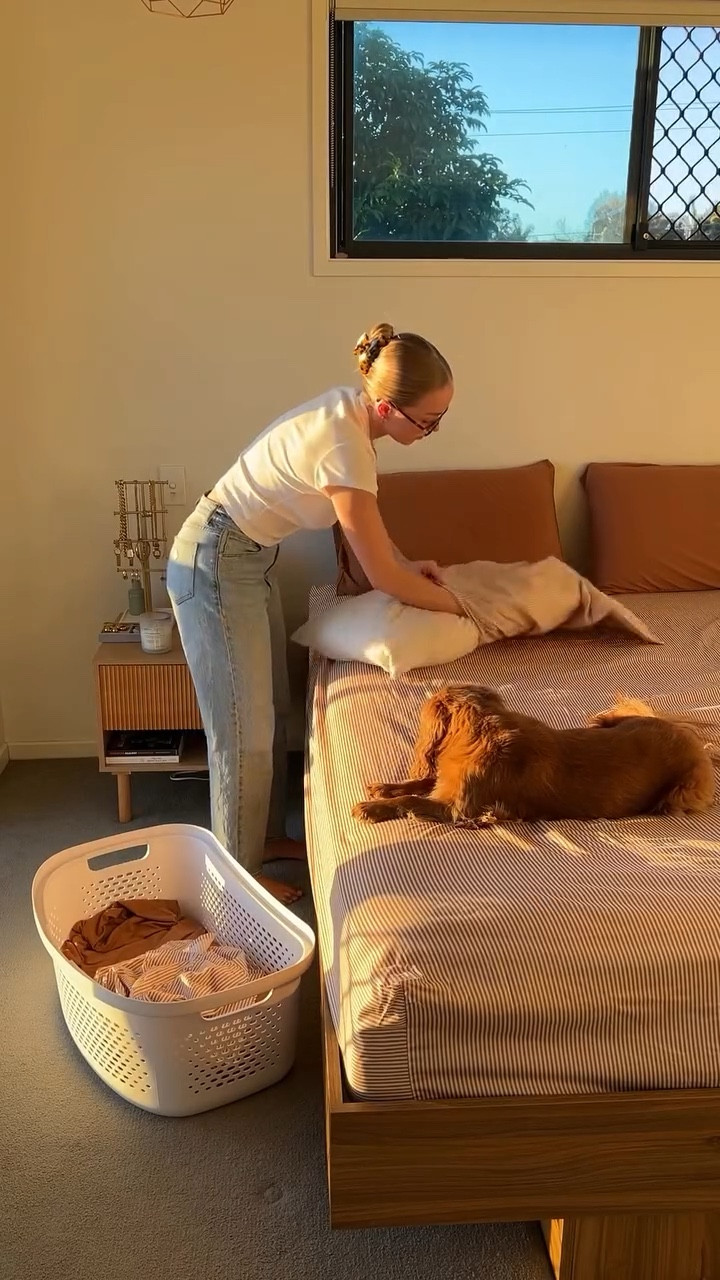 yes... this is true 🥲 only have ONE set of bedding 🫣 I love this terracotta colour but we do need a spare set and I’m just SO torn on what bedding colour combo I should get next 👀 