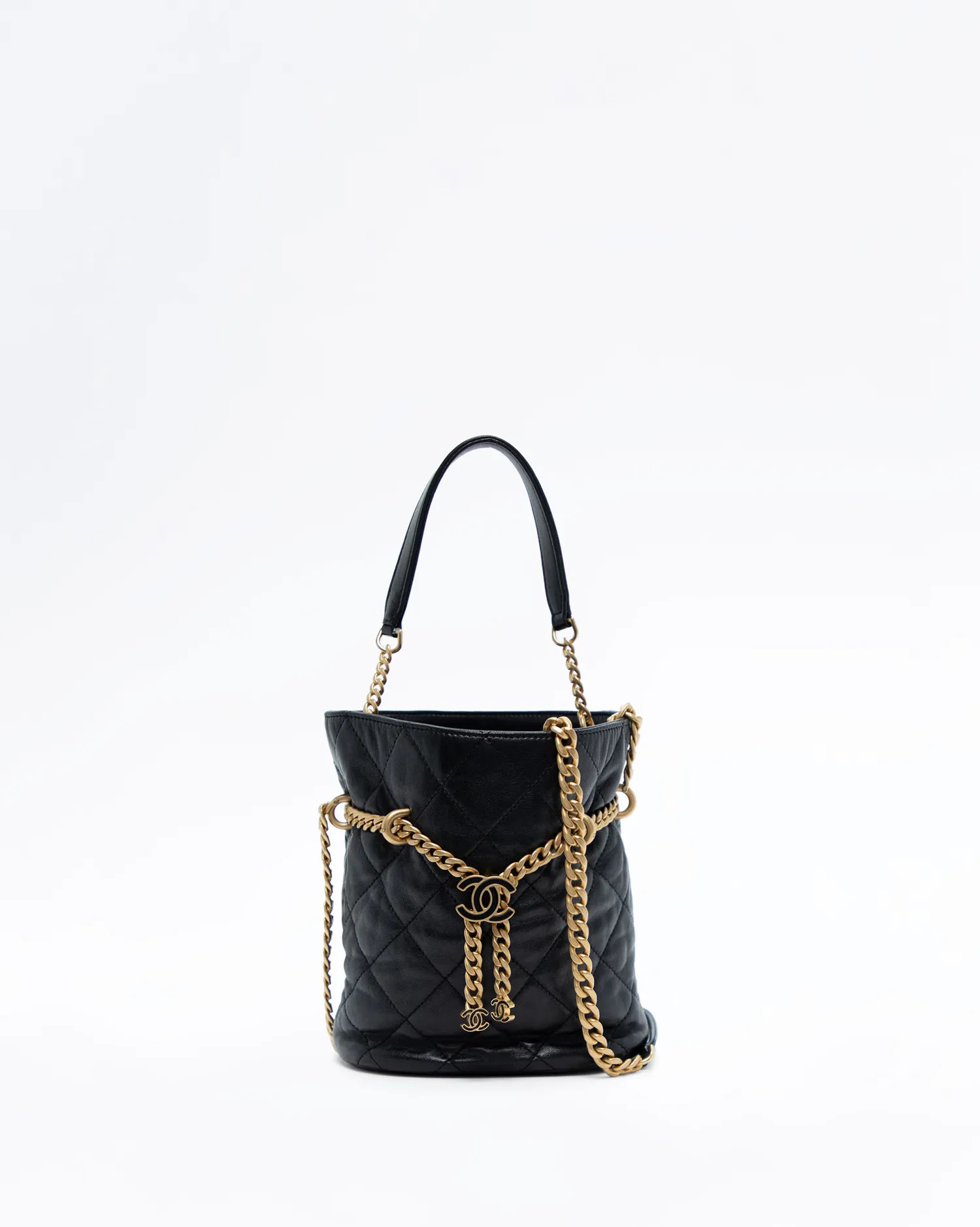 HomeHow It WorksClub PerksMerch Shop | Vivrelle