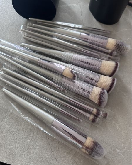 Very soft and good brushes 

#LTKbeauty #LTKeurope #LTKGiftGuide