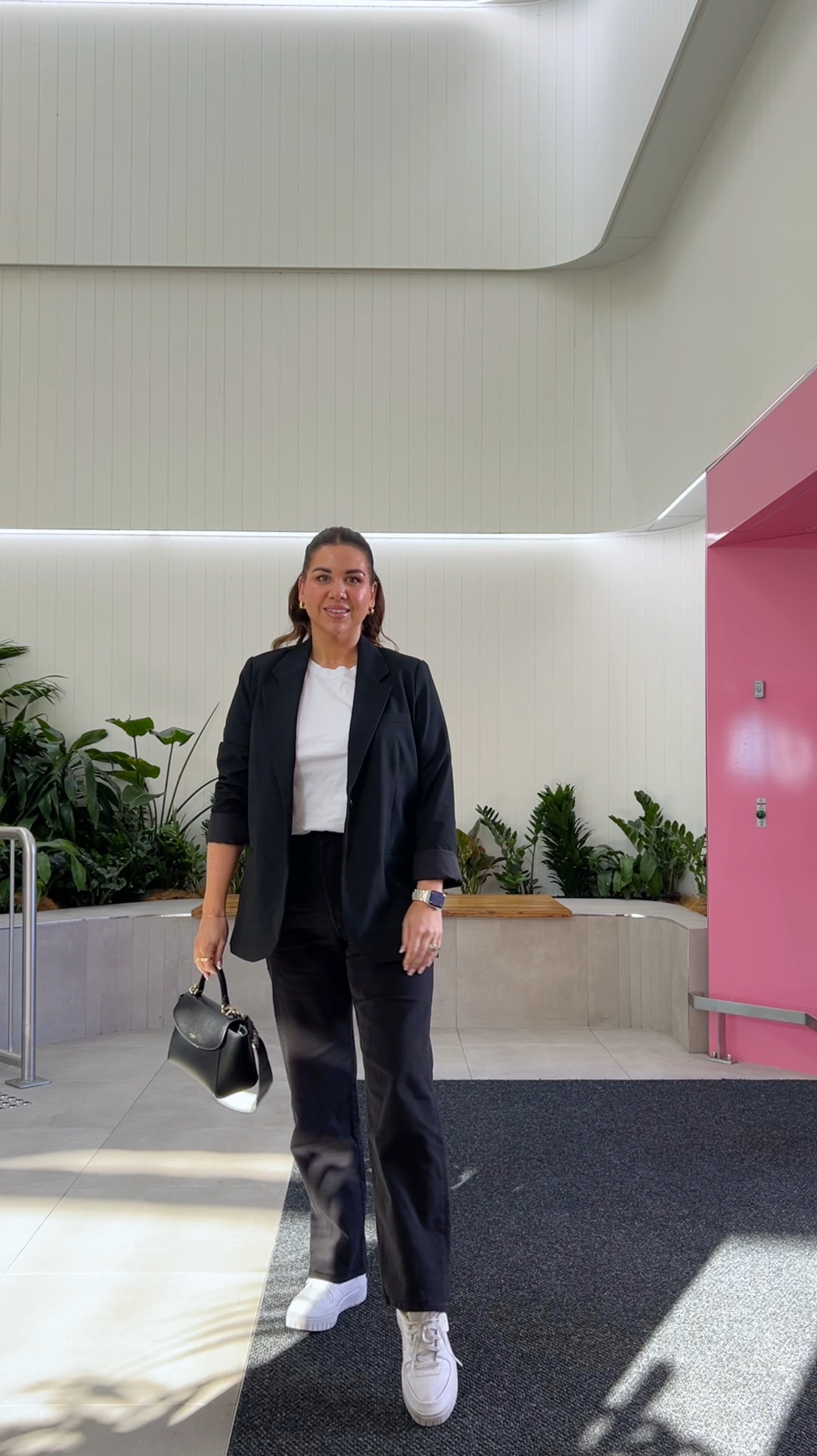 Wearing size 30 jeans, M blazer & L tshirt  

#LTKworkwear #LTKbag #LTKaustralia