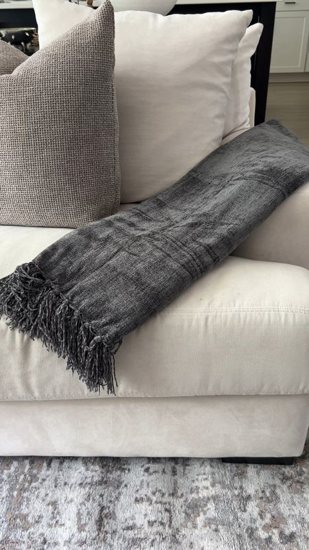 Dark Gray Throw Blanket 

#LTKfindsunder50 #LTKHoliday #LTKhome