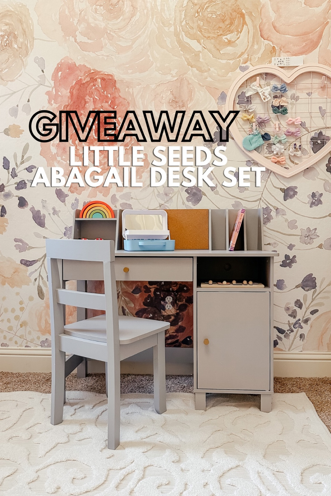 Kids desk in grey! Also comes in pink black and white 

#LTKhome #LTKFind #LTKkids