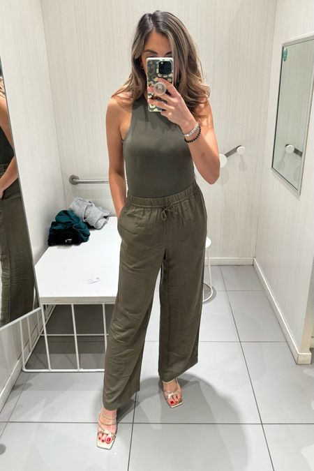 H&M Super soft (tts) bodysuit and lightweight joggers. Sandals are a solid add for the closet - perfect for Spring events 💚



#LTKfindsunder50 #LTKstyletip #LTKSeasonal
