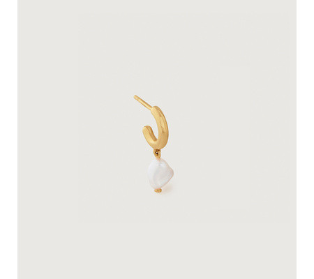 Nura Keshi Pearl Huggie Single Earring | Monica Vinader (Global)