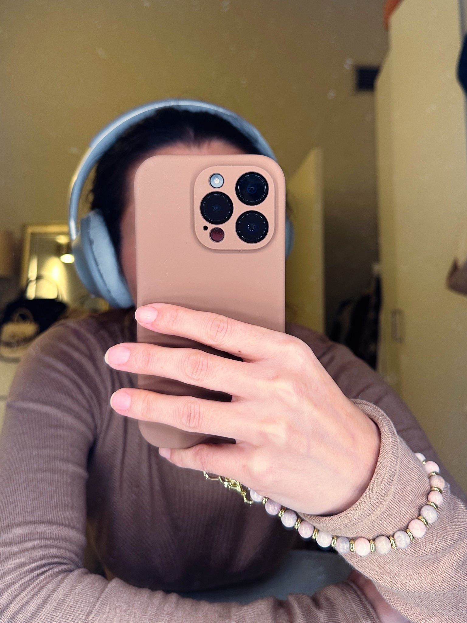 A Black Friday treat: New phone cover and bracelet for autumn winter 🤎💖 

#LTKWorkwear #LTKFindsUnder50