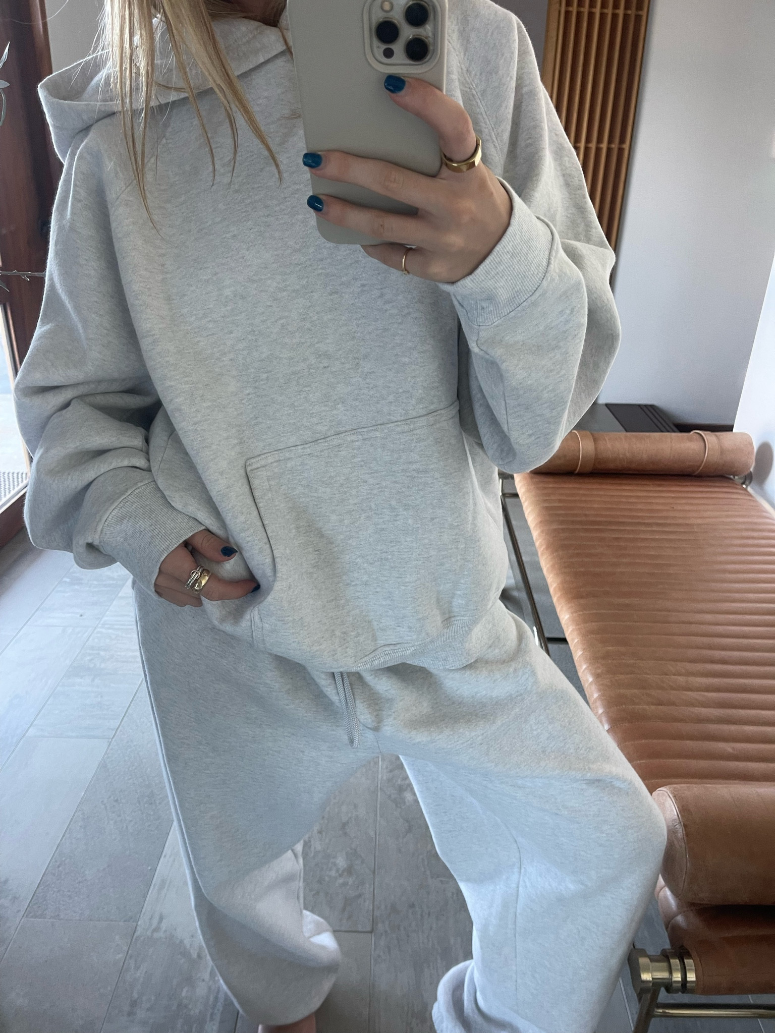 Cloud Grey Oversized Hoodie - L
Cloud Grey Oversized Sweatpants - M

#LTKfashion #cozy #aritizia #MegaFit 
#sweats #sweatset