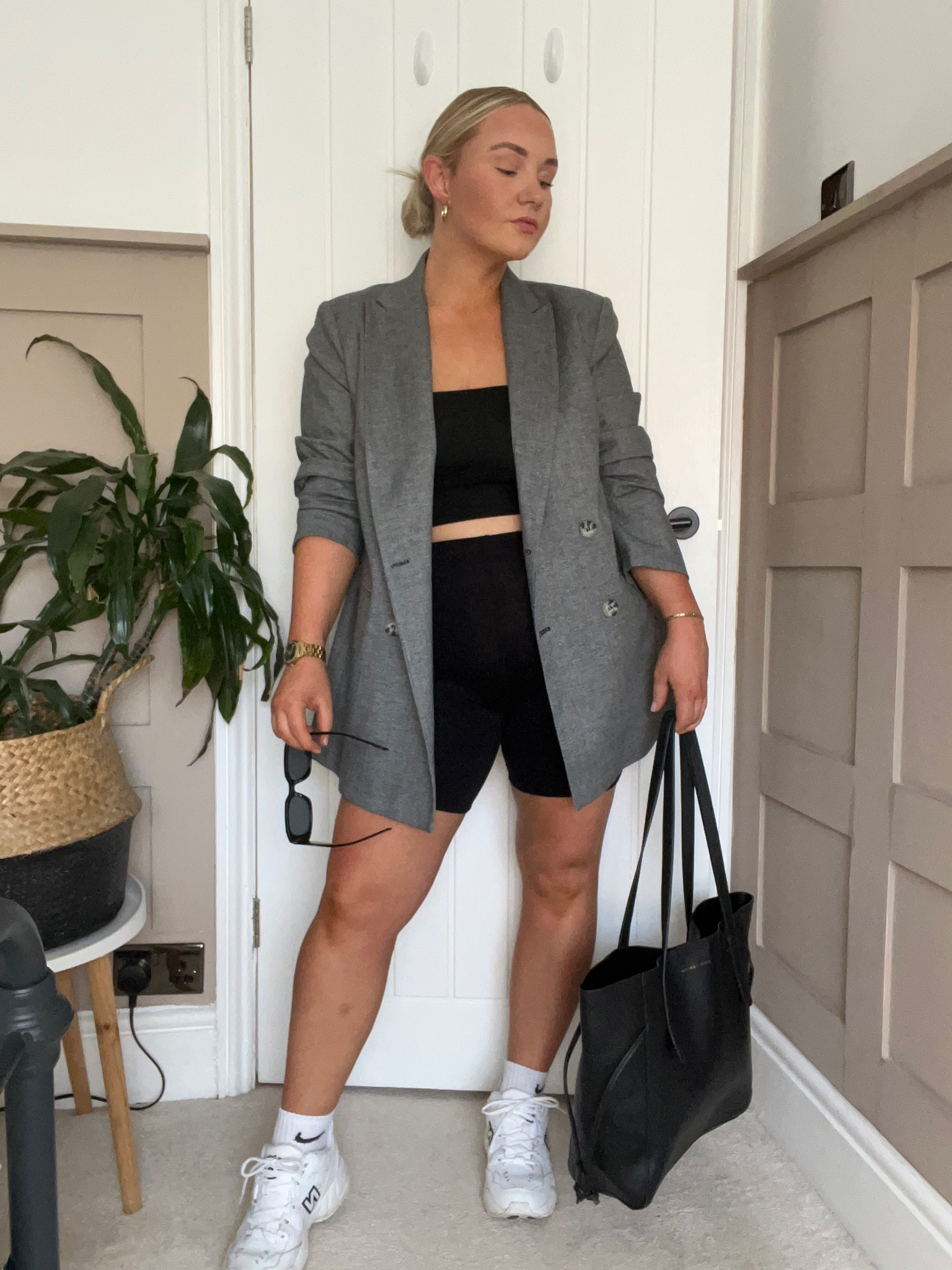 Street look. A spaghetti vest too with cycling shorts and an oversized blazer. Sport socks and new balances. 