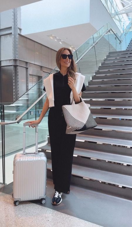 Airport outfit!
Comfortable and stylish outfit for the long flights or drives. Everything fits true to size.


#LTKStyleTip #LTKOver40 #LTKTravel