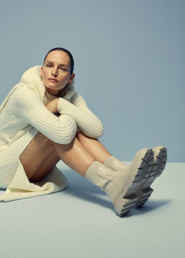 Track sole contrast ankle boots | MANGO (US)