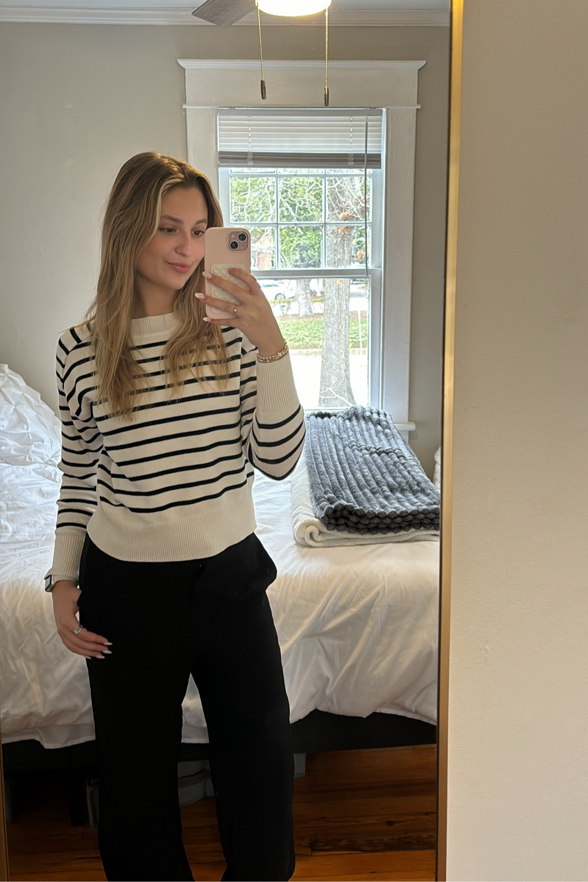 work ootd🤍