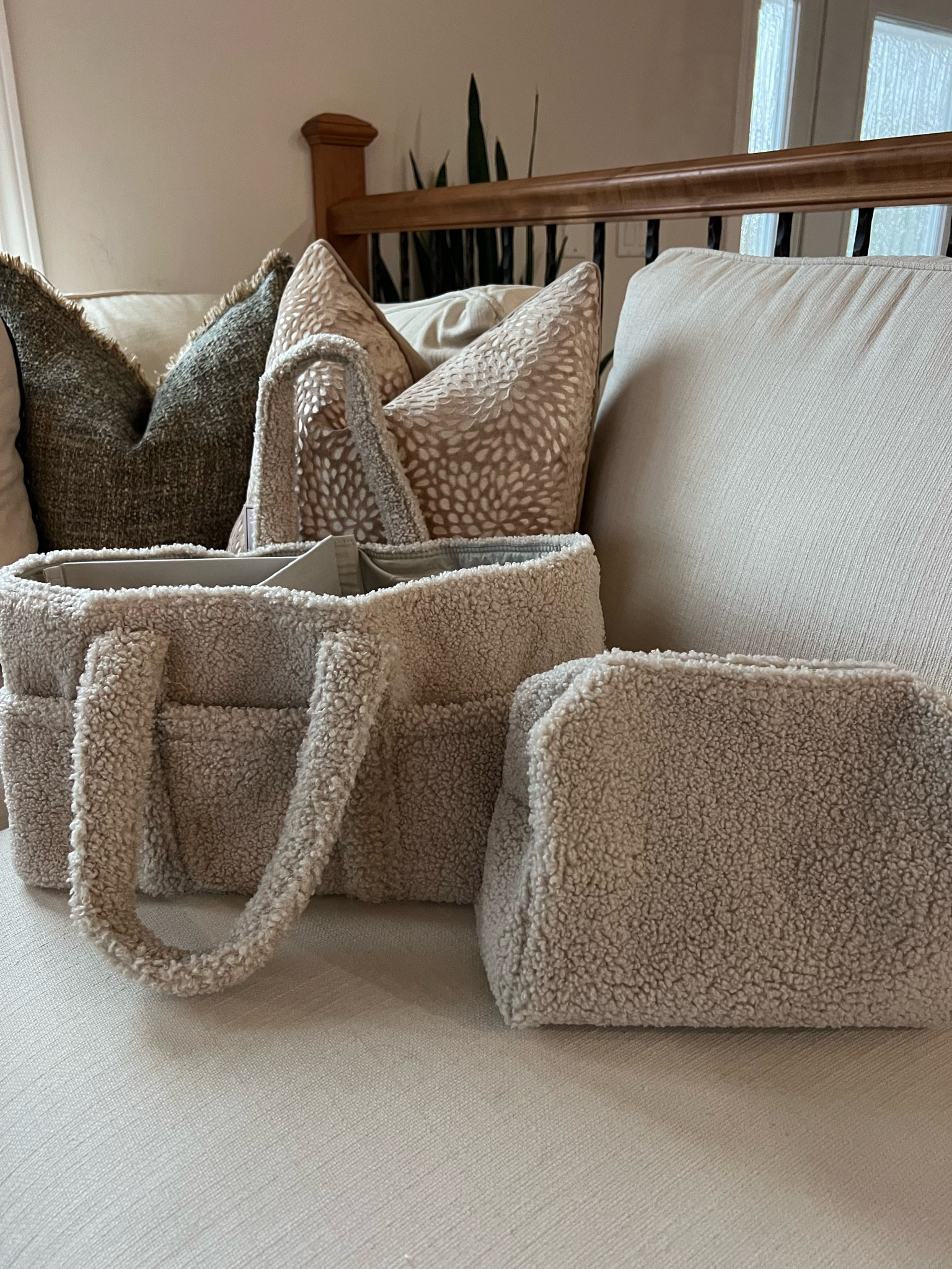 The cutest sherpa diaper caddy and diaper essentials bag from h&m 🧸🤎

#LTKcanada #LTKsale #LTKbaby