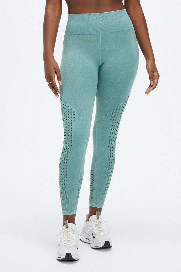 Sync Seamless High-Waisted 7/8 Legging | Fabletics - North America