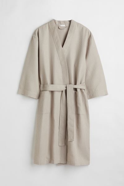 Style withNot saved to favouritesWaffled dressing gown£24.99MEMBER PRICE £19.99Not saved to fav... | H&M (UK, MY, IN, SG, PH, TW, HK)