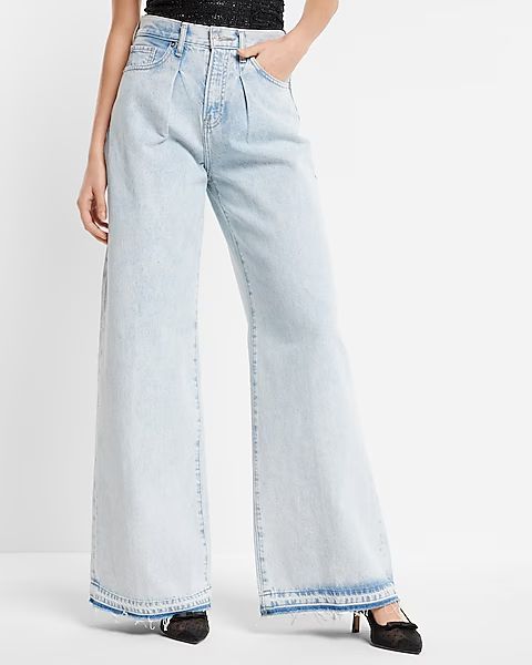 Super High Waisted Light Wash Pleated Baggy Wide Leg Jeans | Express