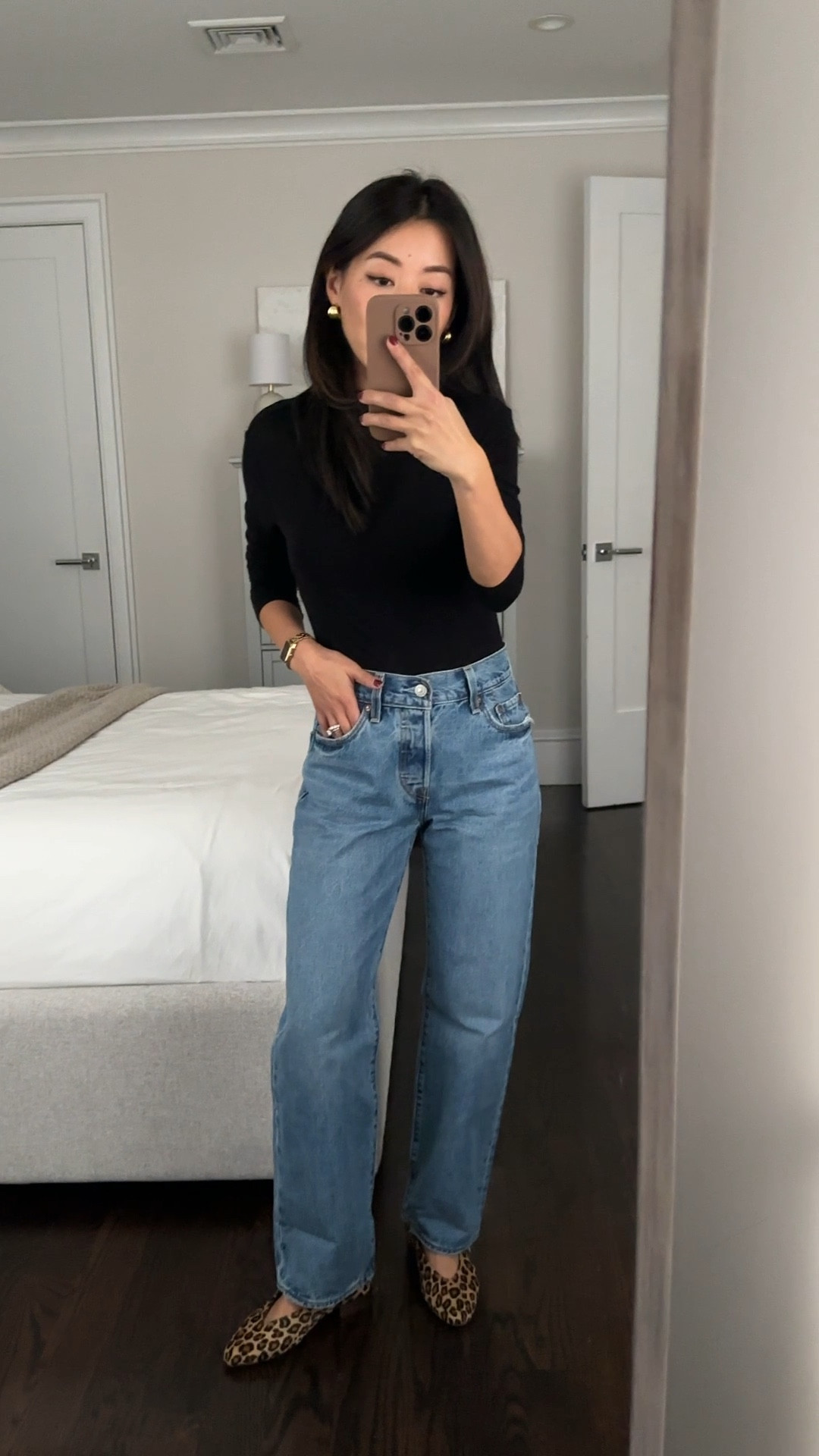 Trying on a new-to-me cut of Levi’s (not part of their sale):

• 501 90s ankle jeans size 24 with a petite friendly 27 length in “sweetest taboo” wash . These have the vintage style low stretch denim we love from Levi’s in an updated cut. 

Compared to the Wedgies these are mid rise instead of high, and fit more relaxed throughout the hips and legs. 

Compared to the Ribcage, these are also lower rise and just slightly wider in the legs  

#LTKStyleTip #LTKFindsUnder100