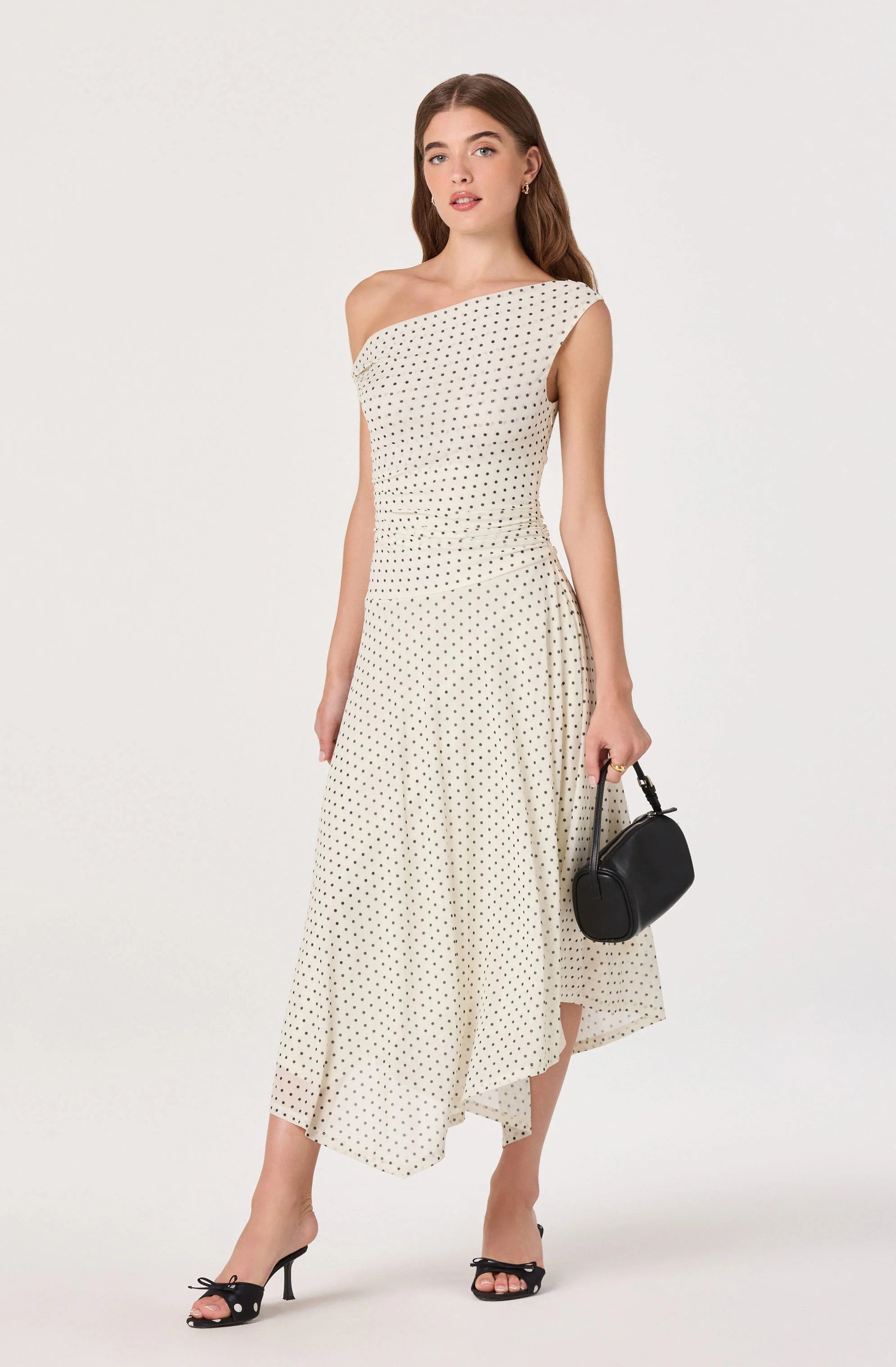 ASTR the Label | Ciarra Off-Shoulder Asymmetric Midi Dress in Plus Size - Ivory polka dot | Size 3X | ASTR The Label (US)